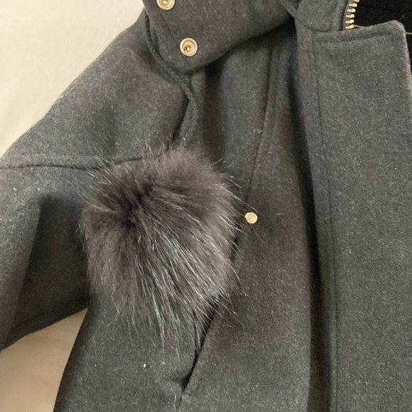 Special Edition Plaid Moose Knuckles Down Coat. - Picture 7 of 12